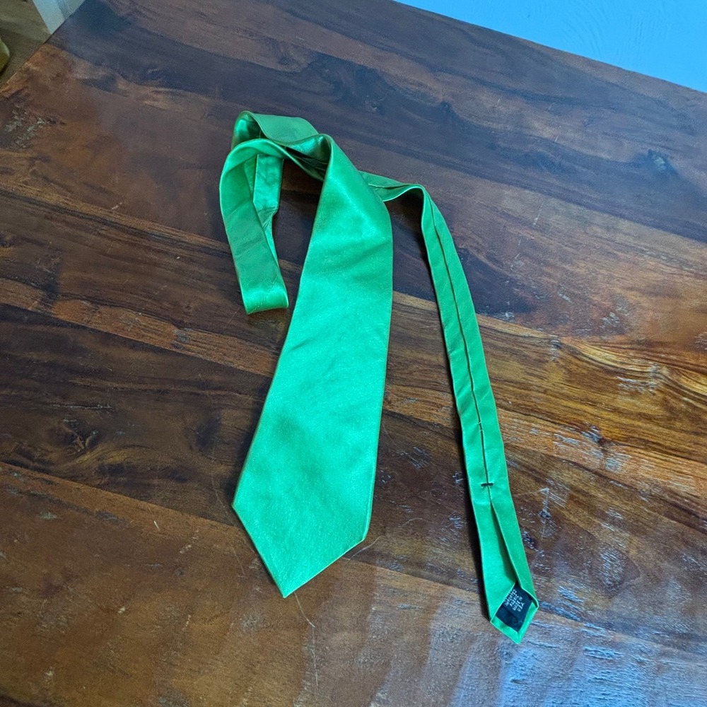 Murano Mens Green 100% Silk Solid Satin Necktie Made in USA Classic Width‎ Tie